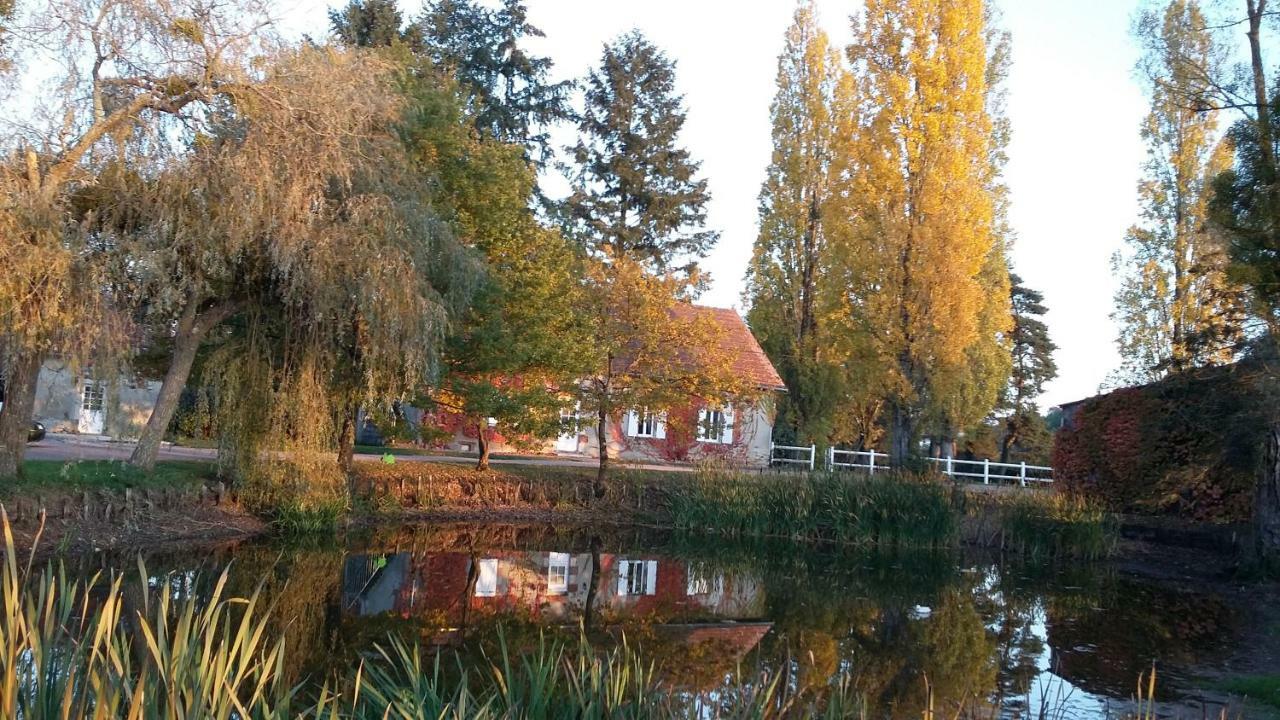 Bed and Breakfast Le Domaine Du Mijarnier Montbeugny Exterior foto