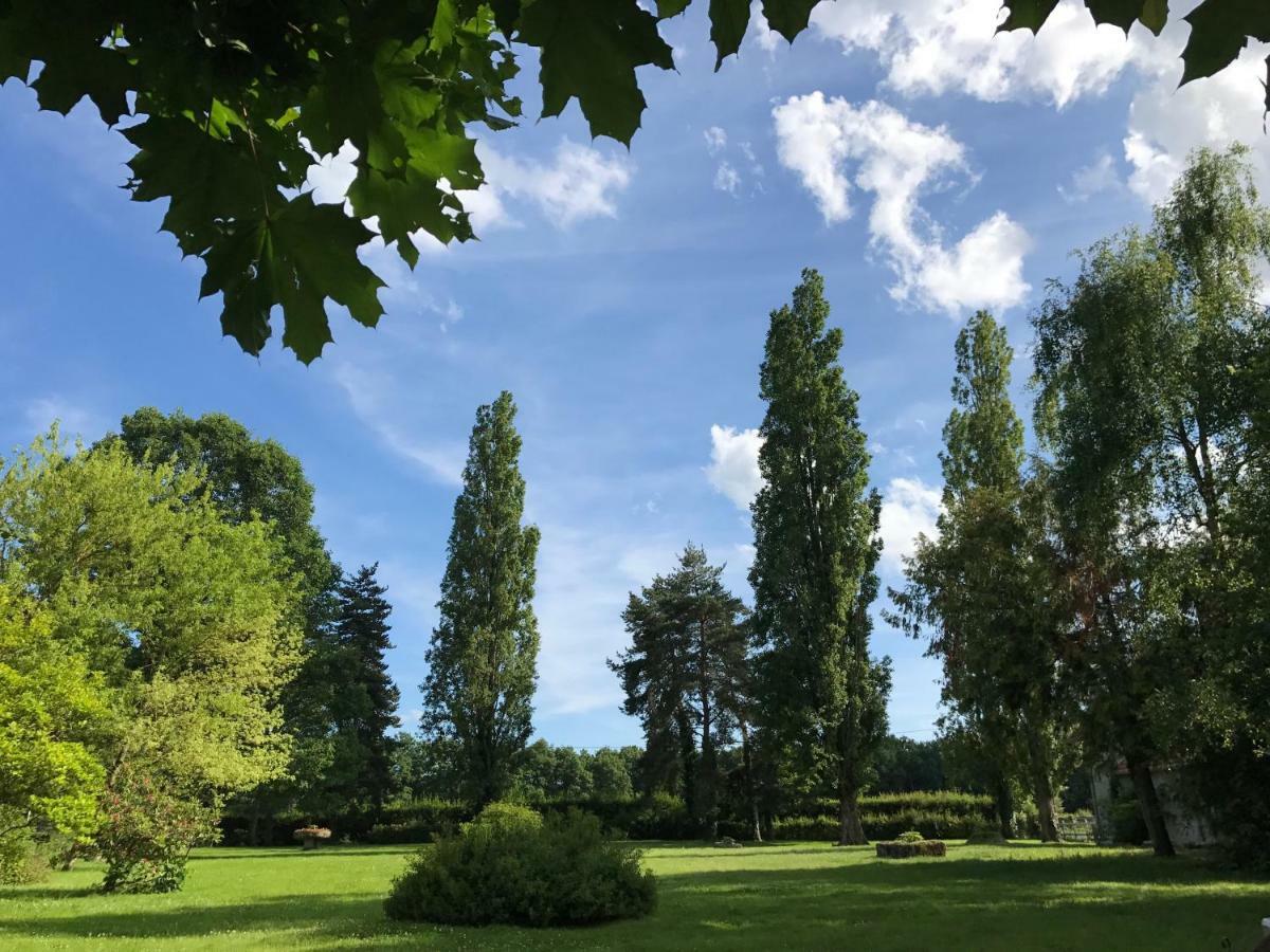 Bed and Breakfast Le Domaine Du Mijarnier Montbeugny Exterior foto